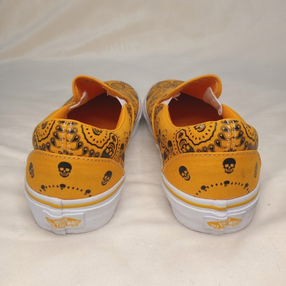 Vans Classic Yellow Black Bandana Print Slip On Streetwear Low Profile Sneaker - Picture 2 of 9